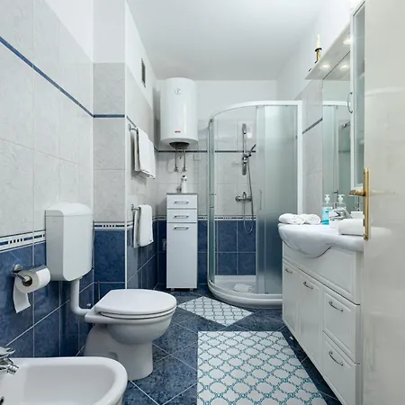 Ivan Apartment *